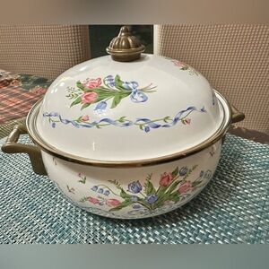 Vintage LINCOWARE enamelware pot